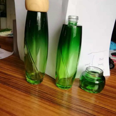 广州玻璃瓶丝印烫金厂，广州玻璃瓶烤漆厂，广州玻璃瓶电镀厂